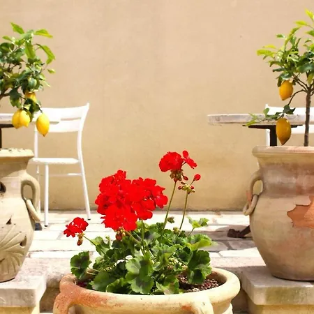 Self Palazzo Aurora Bed & Breakfast 4*