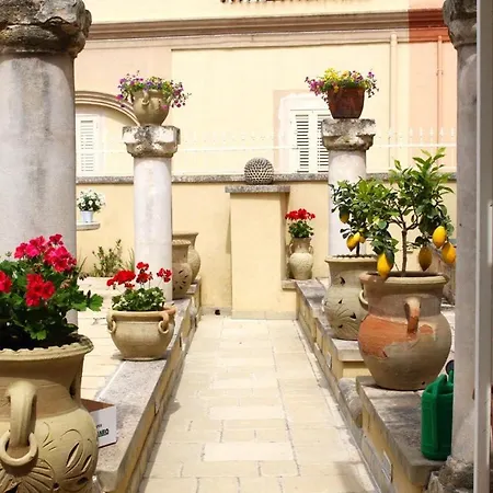 Self Palazzo Aurora 4*