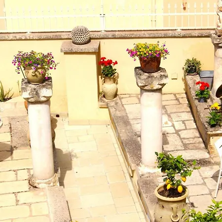 Self Palazzo Aurora Couette-café