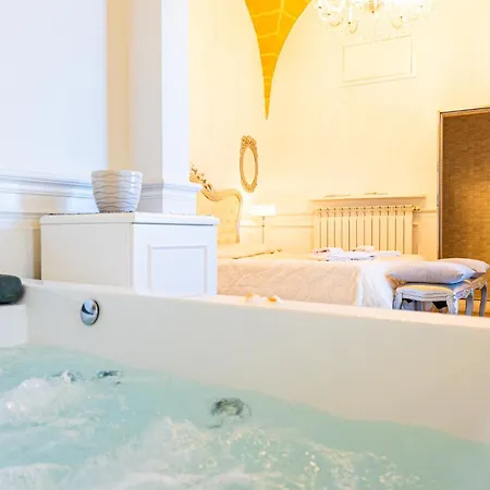 Self Palazzo Aurora Alezio