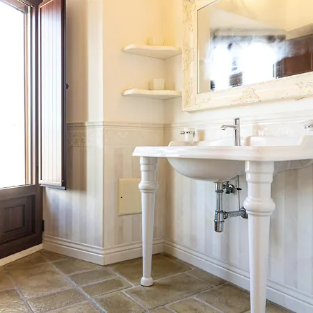 Self Palazzo Aurora Alezio