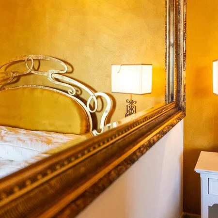 Self Palazzo Aurora Alezio