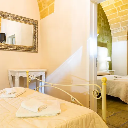Palazzo Aurora 4* Алецио