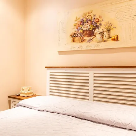 Self Palazzo Aurora Alezio